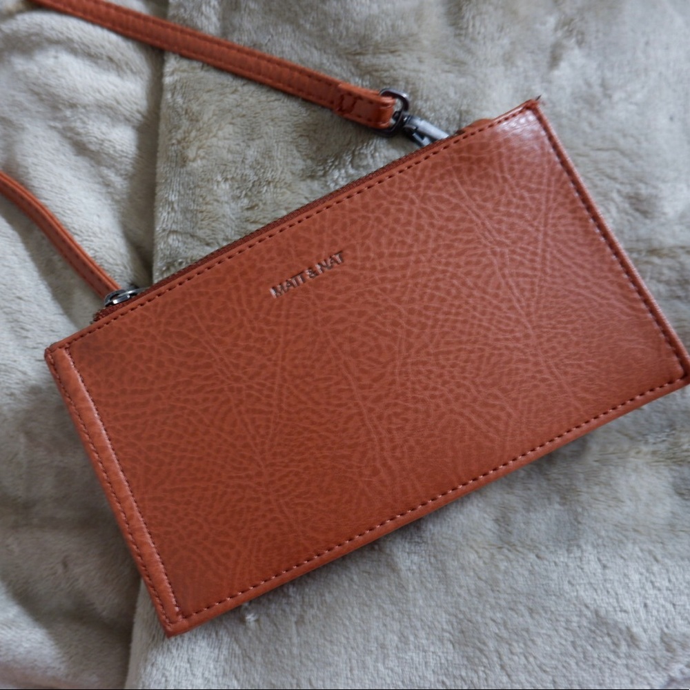 MATT & NAT TIPEI VEGAN CROSSBODY IN “CHAI”